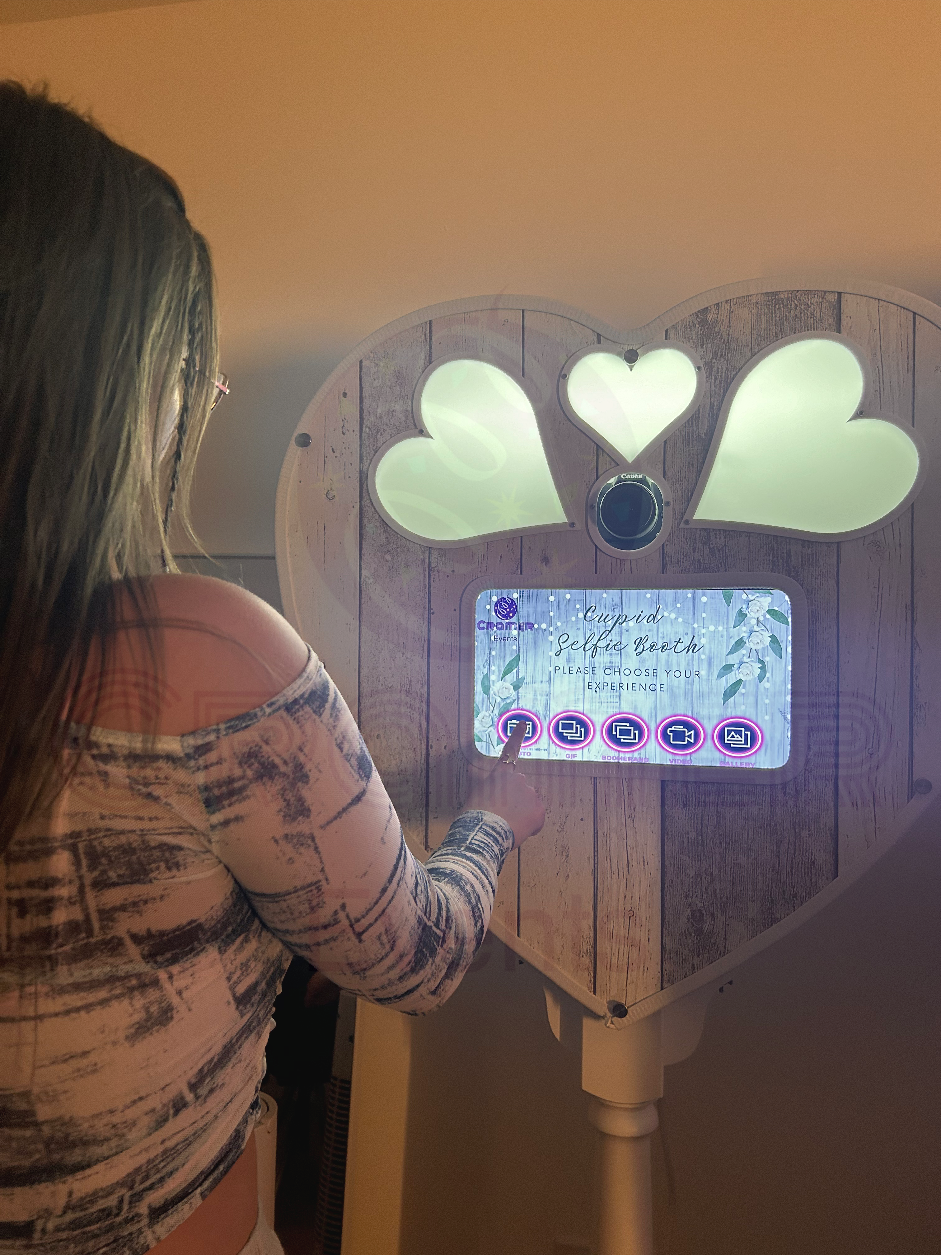 Cupid Selfie Booth – attended photo booth service in Kent